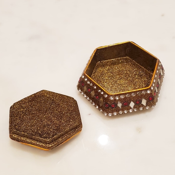 Set of 3 Gold/Red/Silver Sparkly Vintage Trinket Boxes - Picture 8 of 9